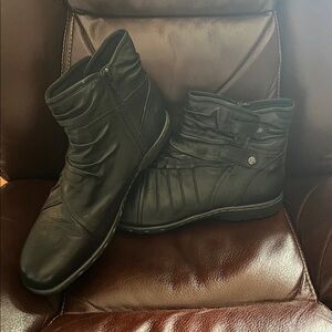 Comfortable Zip-up Cobb Hill Ankle Boots